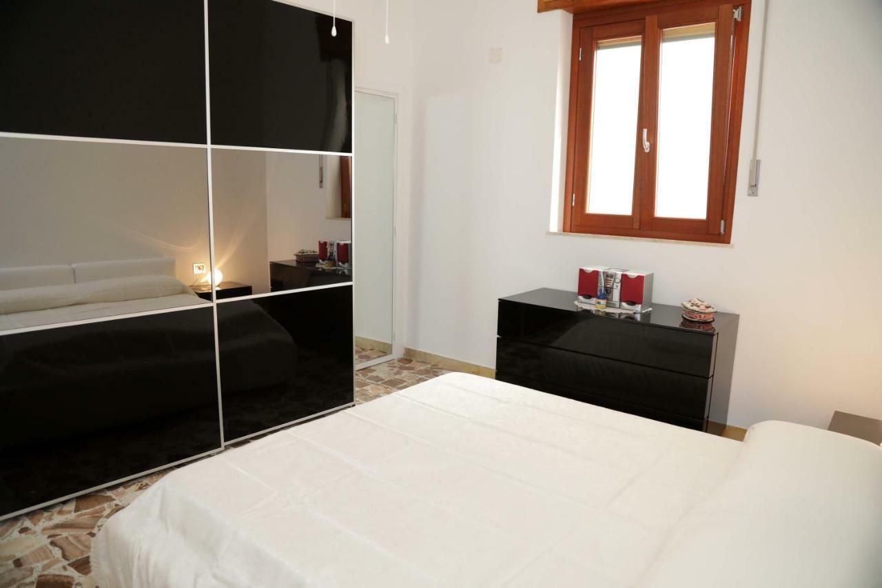 Luxury Apt Apartment Calasetta Bagian luar foto